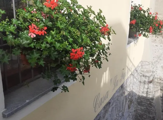 Casa La Foriana بيت للعطل *